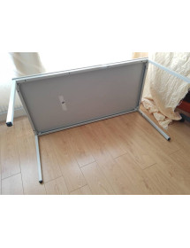 Table bureau rectangulaire en bois aggloméré couleur plateau gris clair