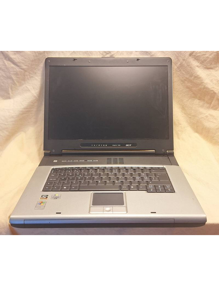 Pc portable Marque : Acer Aspire Modèle : 1522Wlmi : pour pièce ou pour réparation