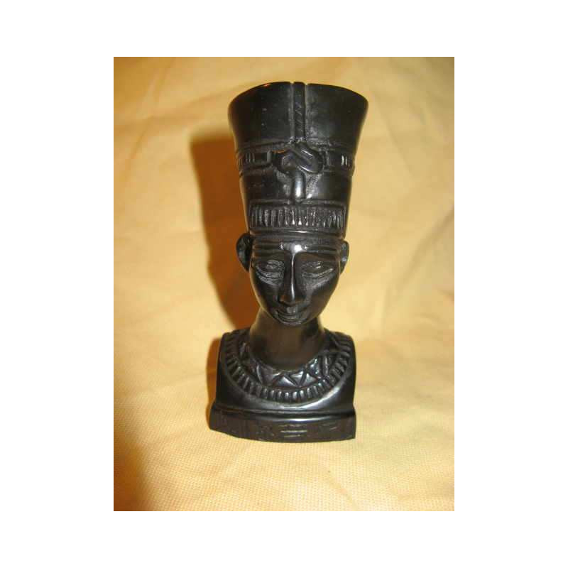 Buste en plâtre de Néfertiti