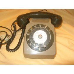 téléphone à cadran ancien...